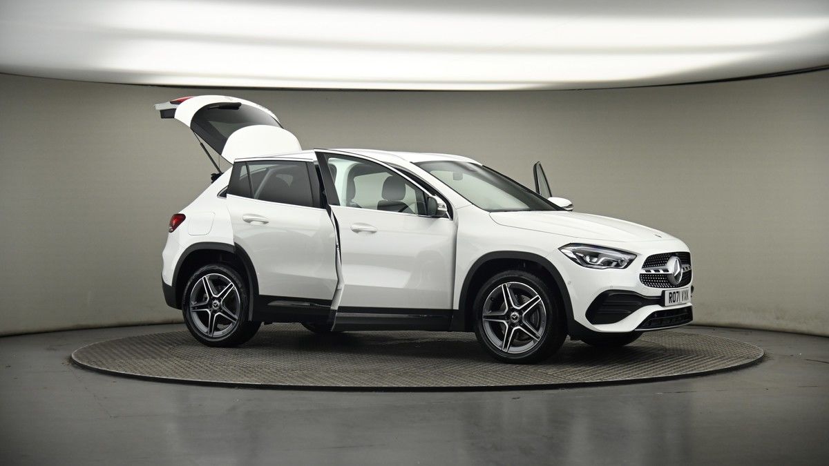 More views of Mercedes-Benz GLA