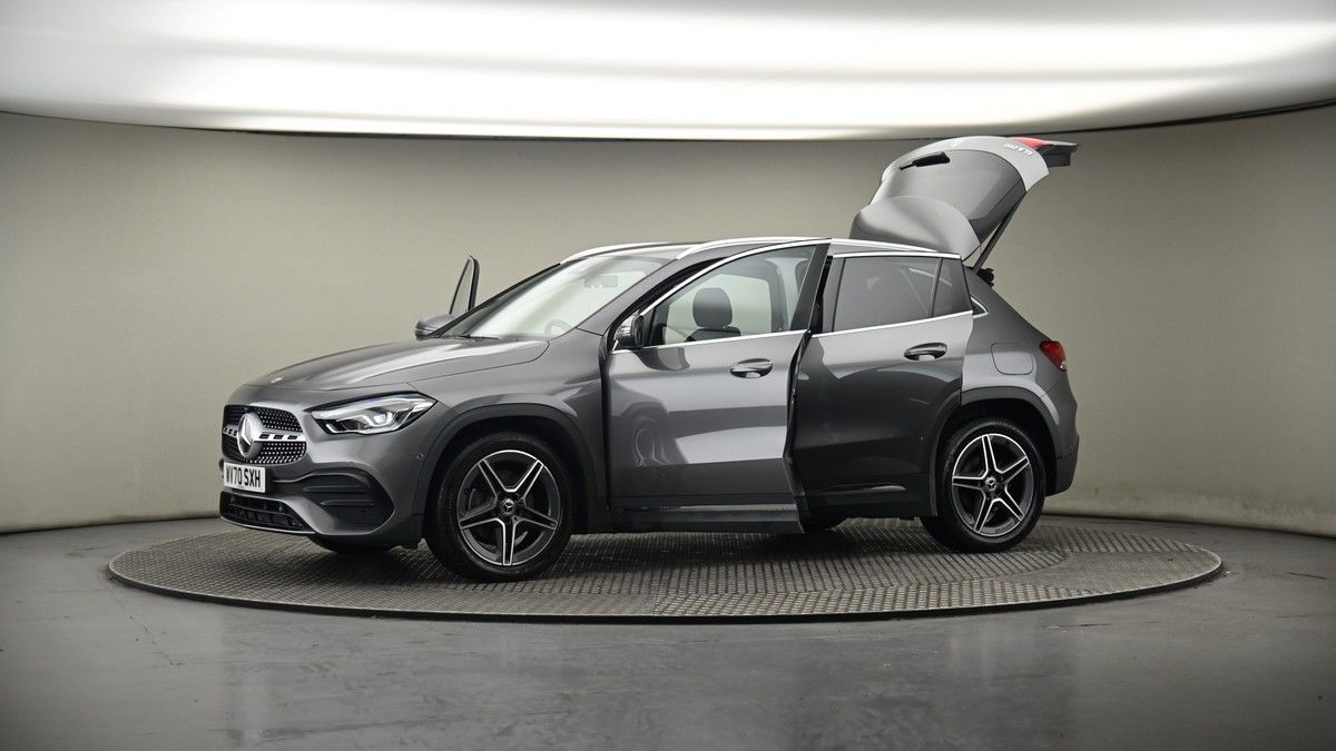 More views of Mercedes-Benz GLA