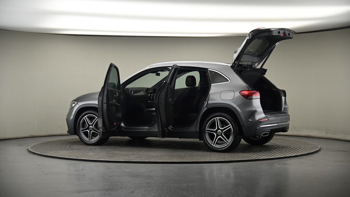 More views of Mercedes-Benz GLA