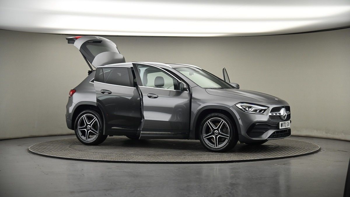 More views of Mercedes-Benz GLA