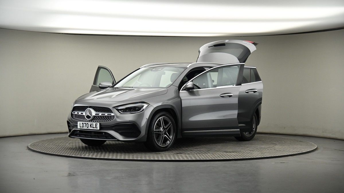 More views of Mercedes-Benz GLA