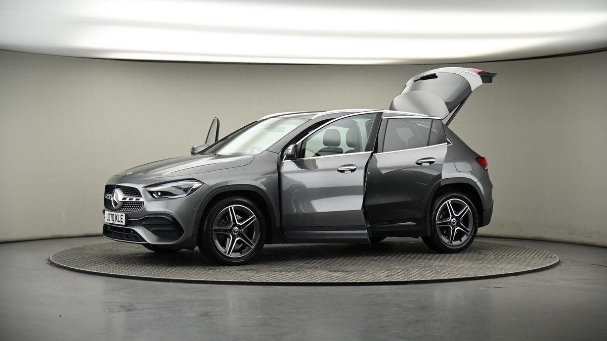 More views of Mercedes-Benz GLA