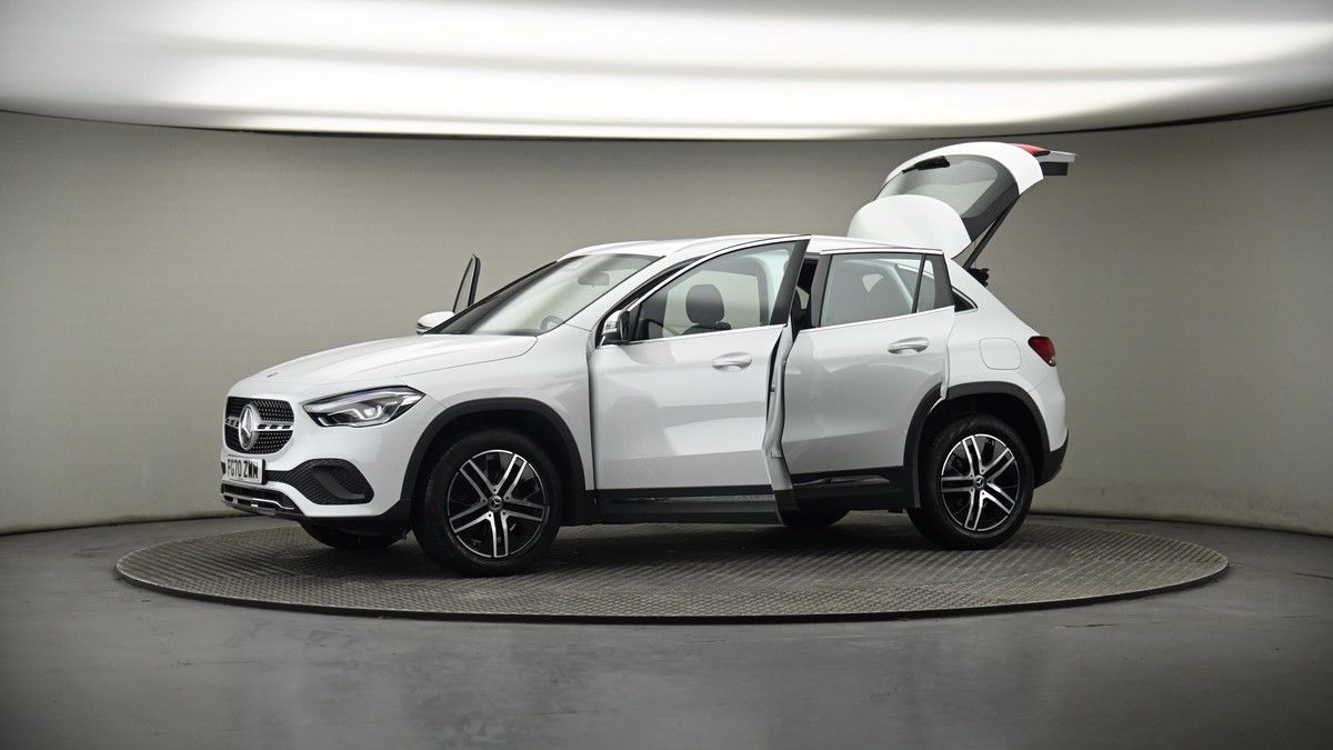 More views of Mercedes-Benz GLA