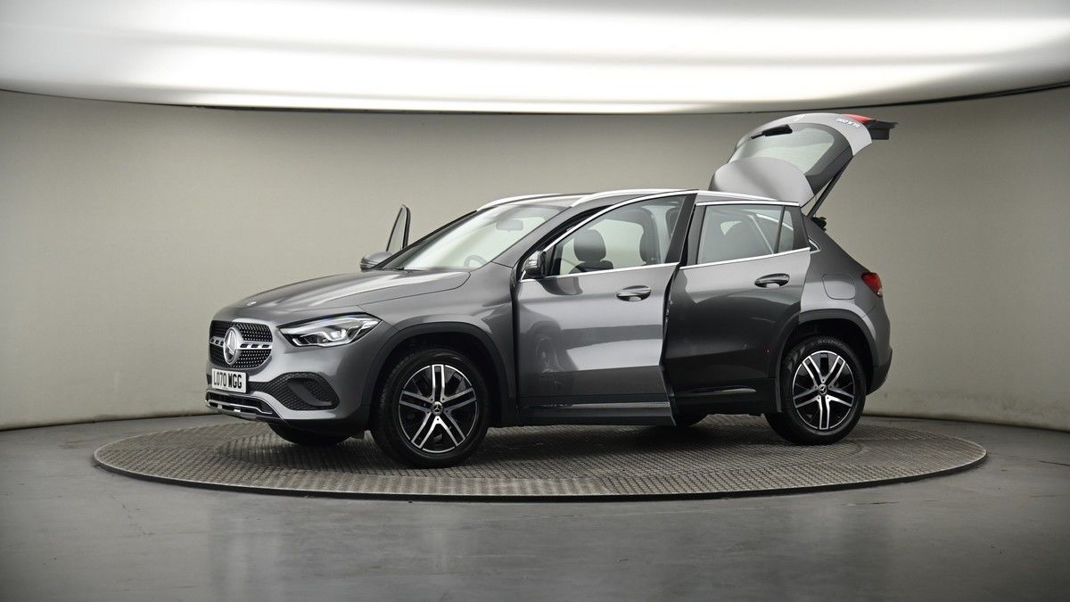 More views of Mercedes-Benz GLA