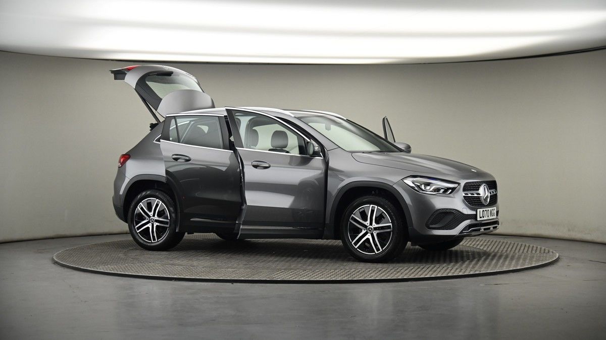 More views of Mercedes-Benz GLA