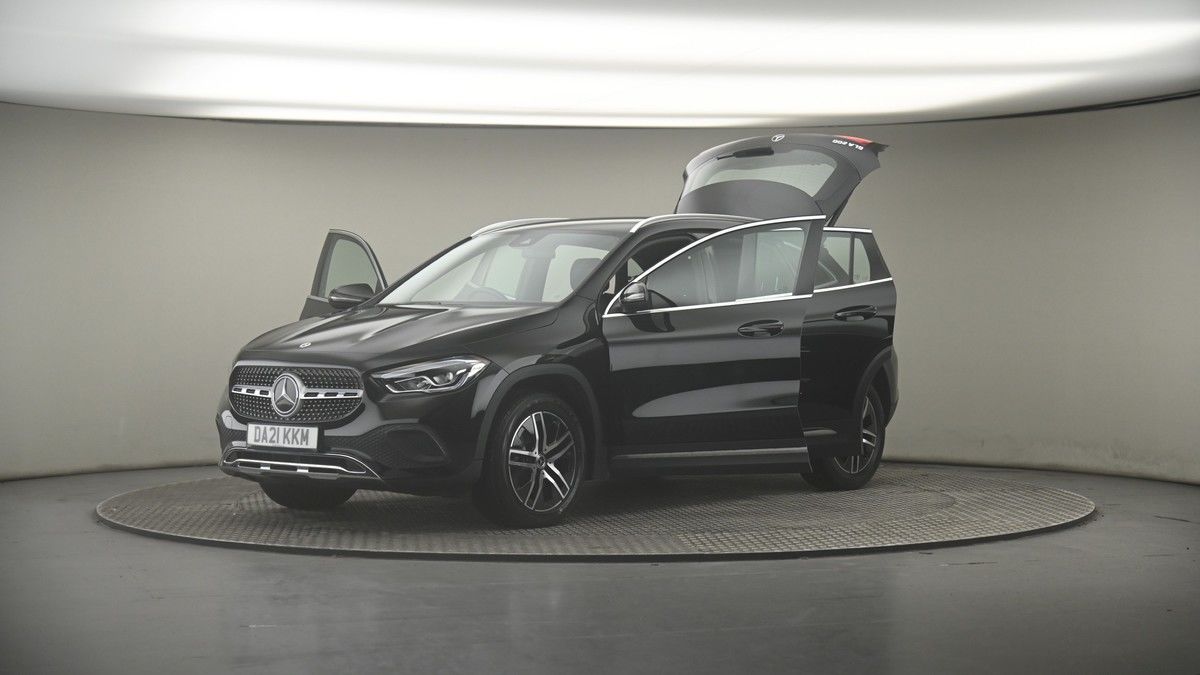 More views of Mercedes-Benz GLA