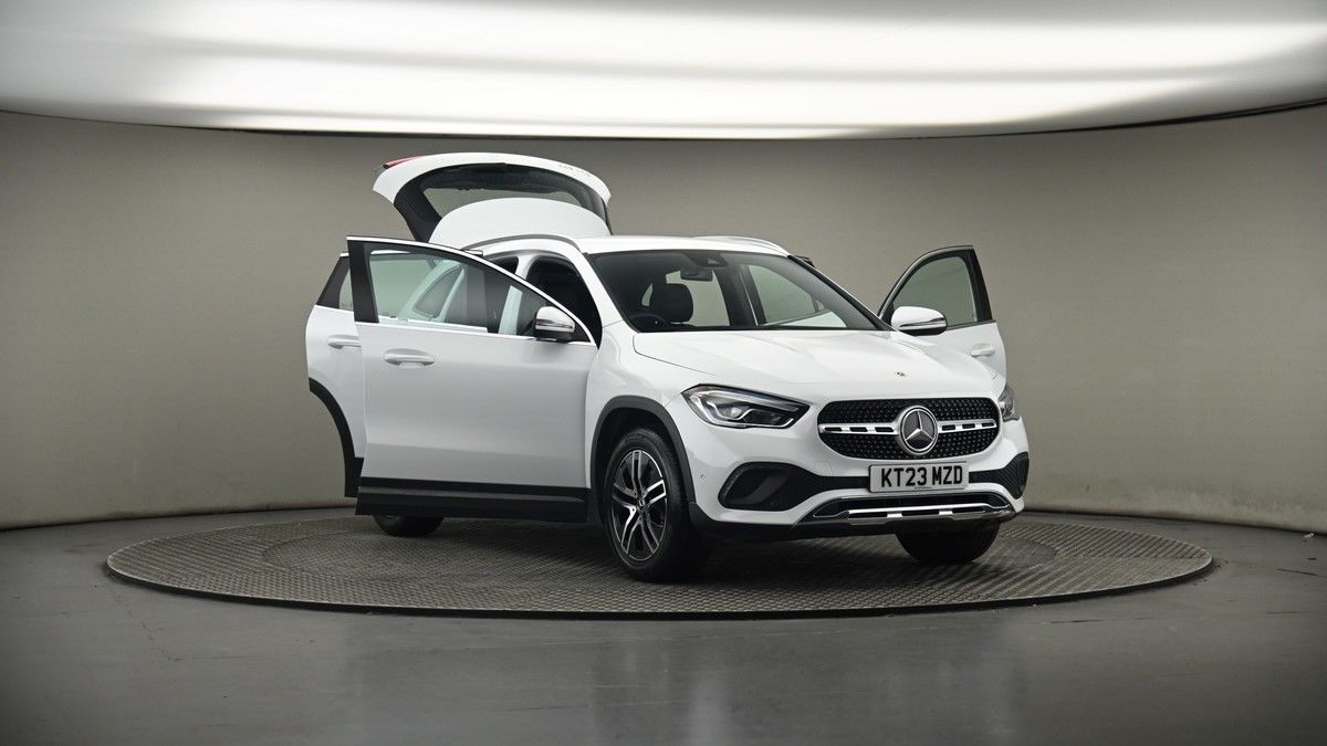 More views of Mercedes-Benz GLA