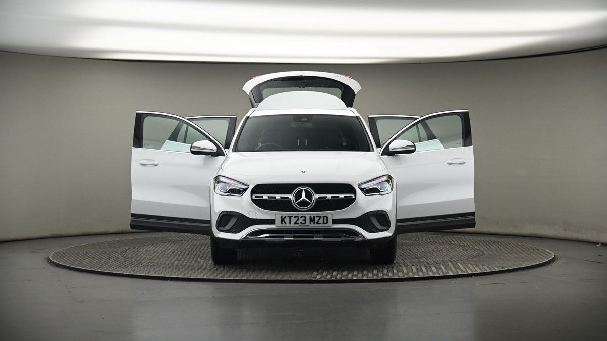 More views of Mercedes-Benz GLA