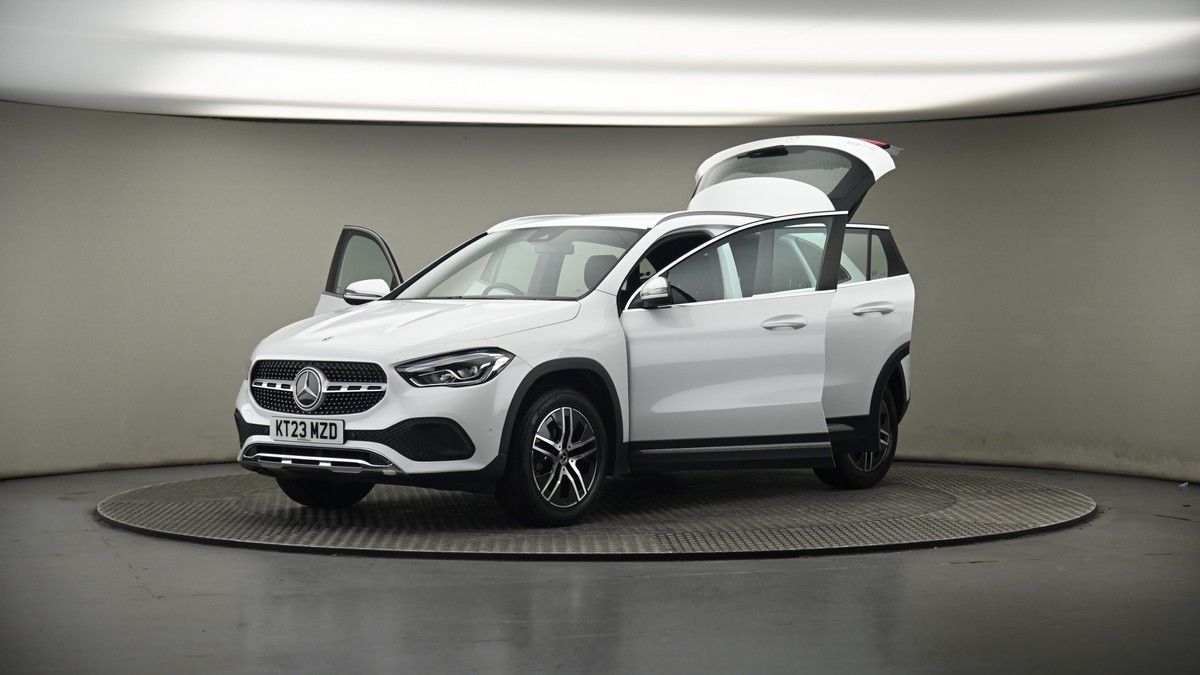 More views of Mercedes-Benz GLA