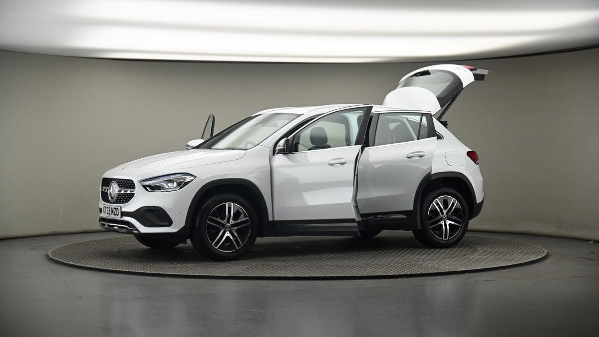 More views of Mercedes-Benz GLA