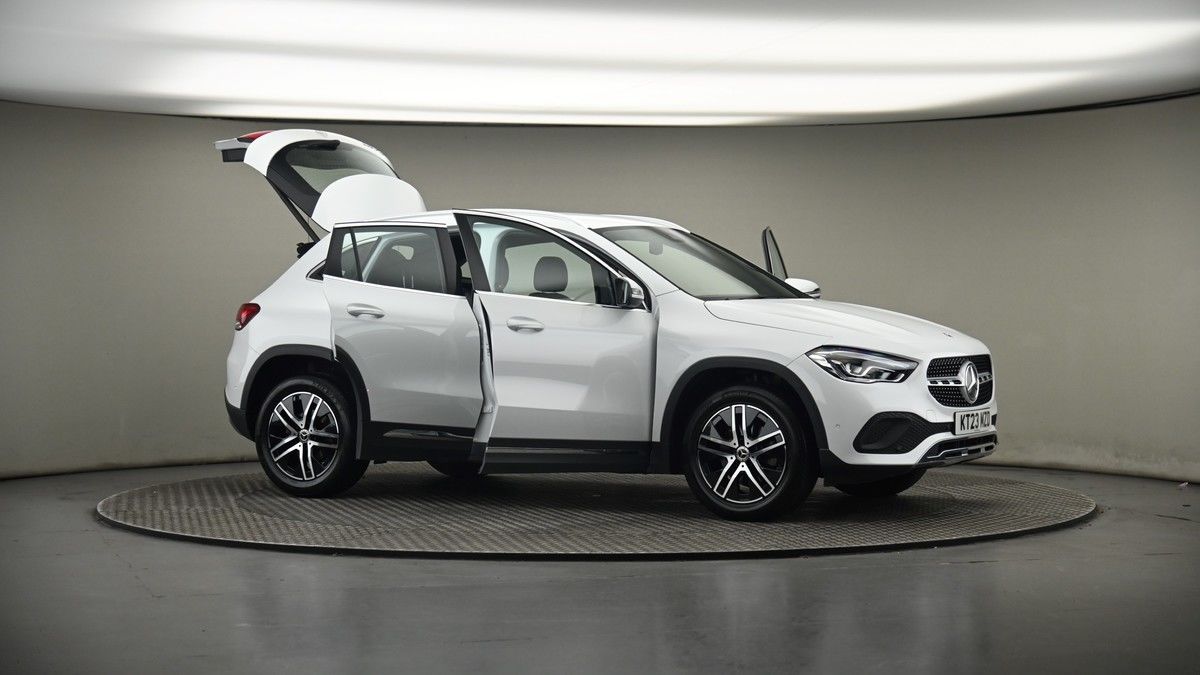 More views of Mercedes-Benz GLA