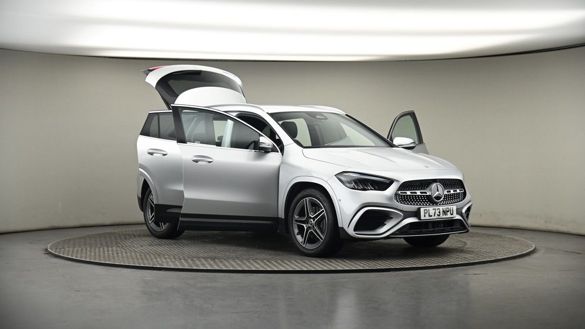 More views of Mercedes-Benz GLA