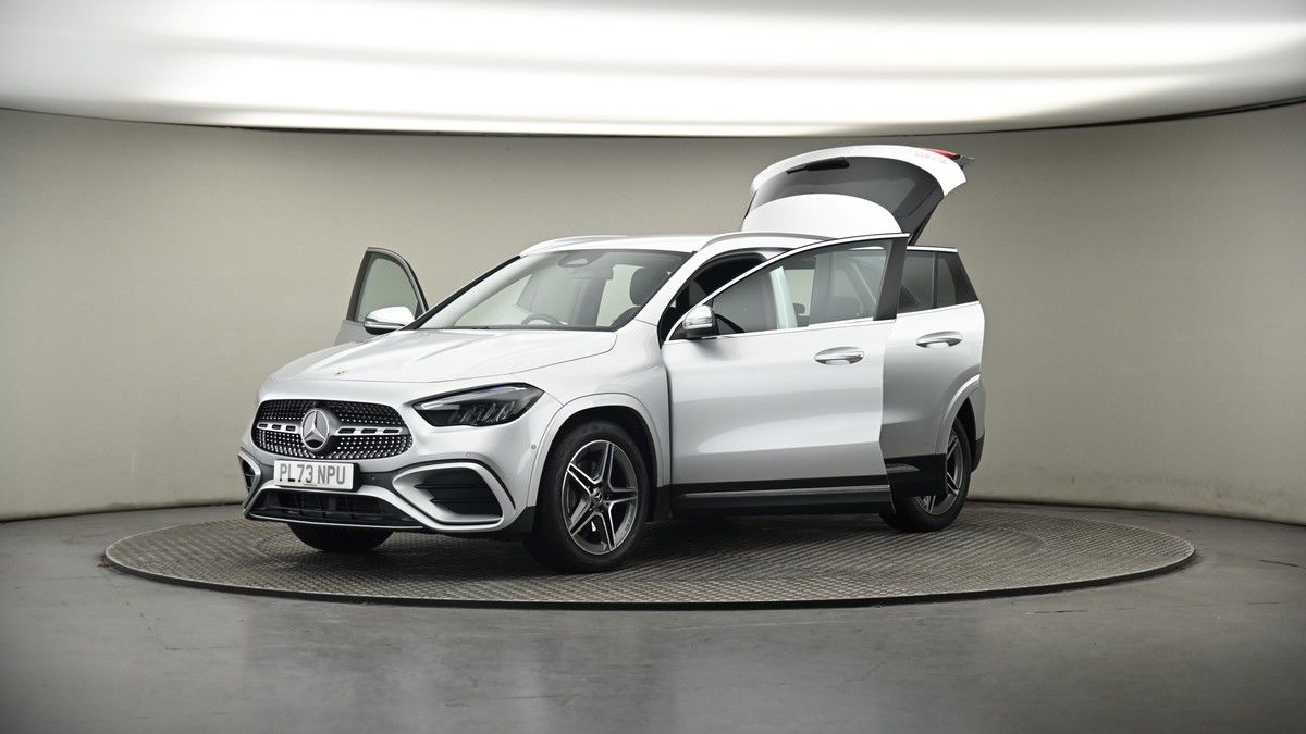 More views of Mercedes-Benz GLA