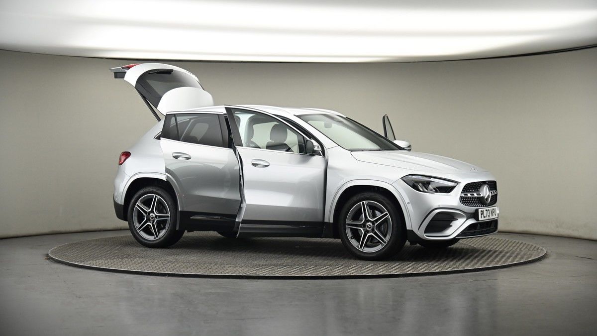 More views of Mercedes-Benz GLA