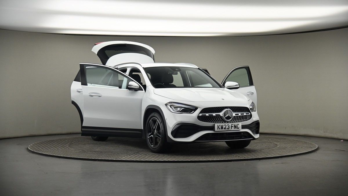 More views of Mercedes-Benz GLA