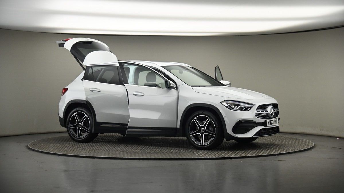 More views of Mercedes-Benz GLA