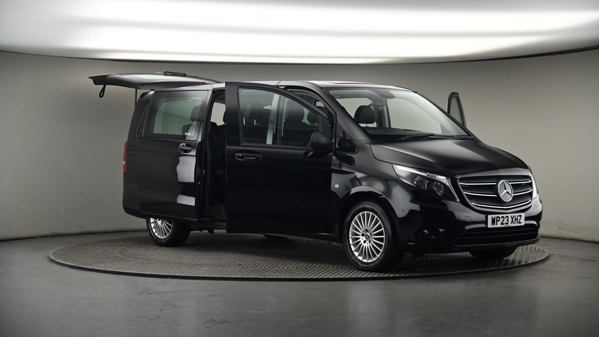 More views of Mercedes-Benz Vito