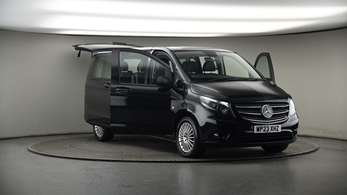 More views of Mercedes-Benz Vito