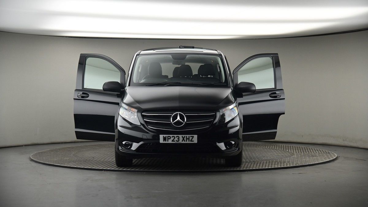 More views of Mercedes-Benz Vito