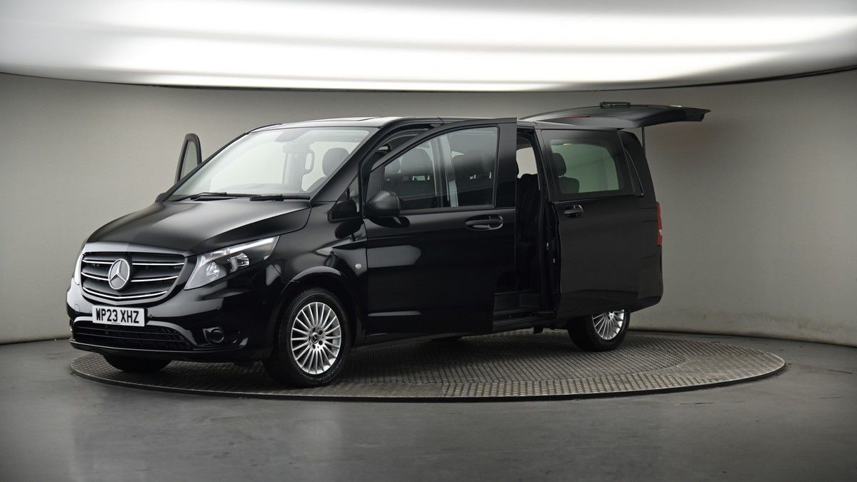 More views of Mercedes-Benz Vito