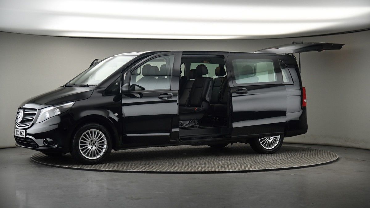 More views of Mercedes-Benz Vito