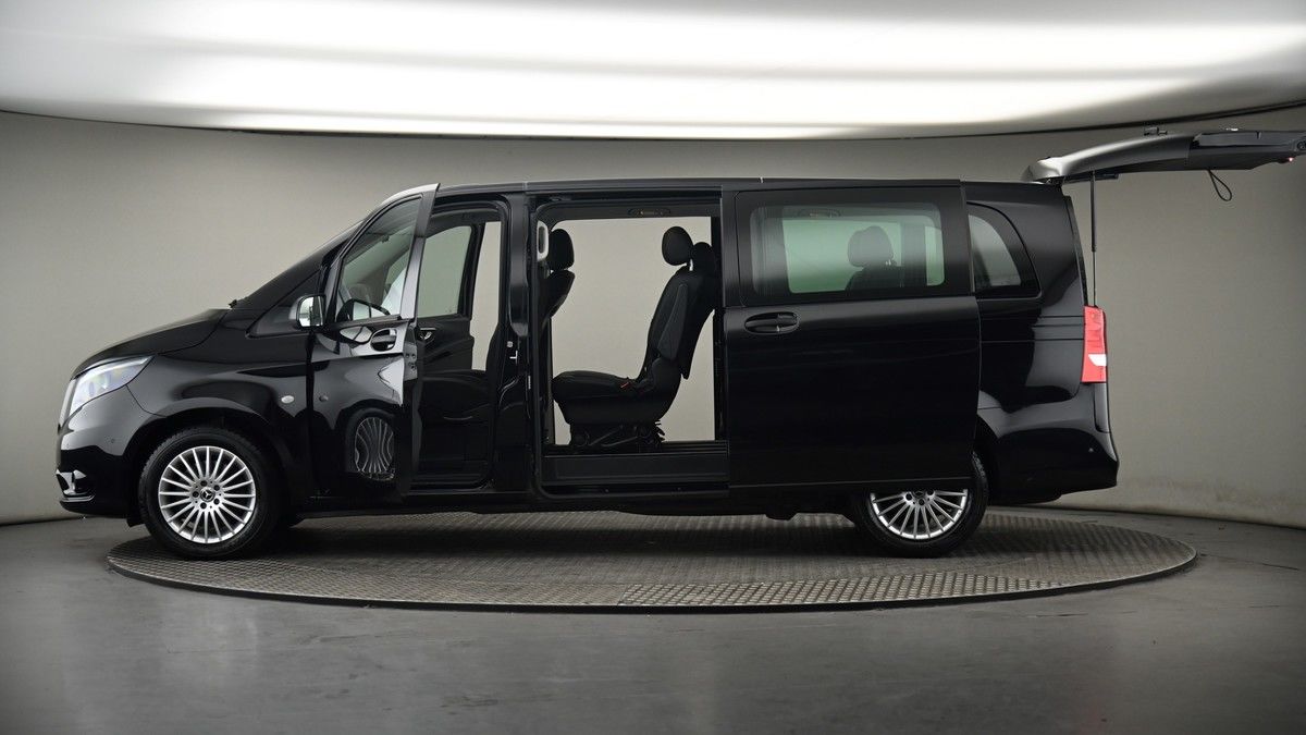 More views of Mercedes-Benz Vito