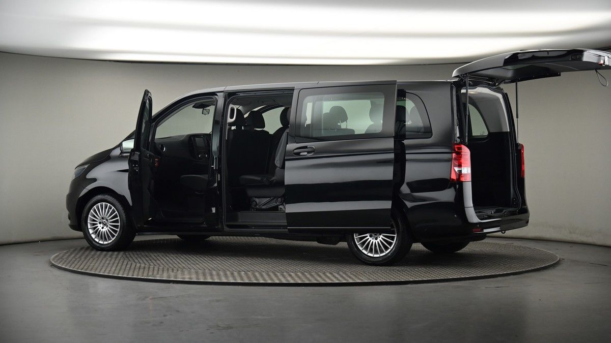 More views of Mercedes-Benz Vito