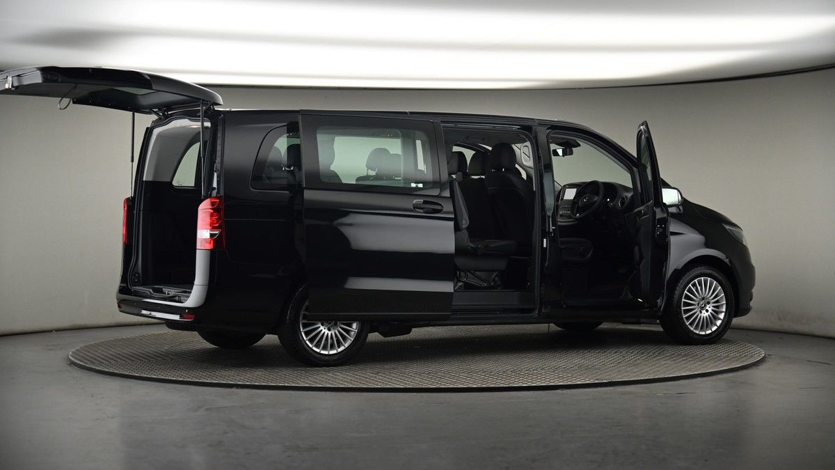 More views of Mercedes-Benz Vito