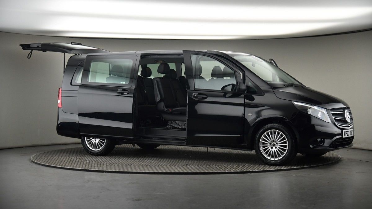 More views of Mercedes-Benz Vito