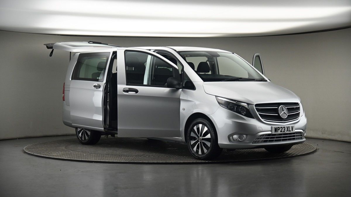 More views of Mercedes-Benz Vito