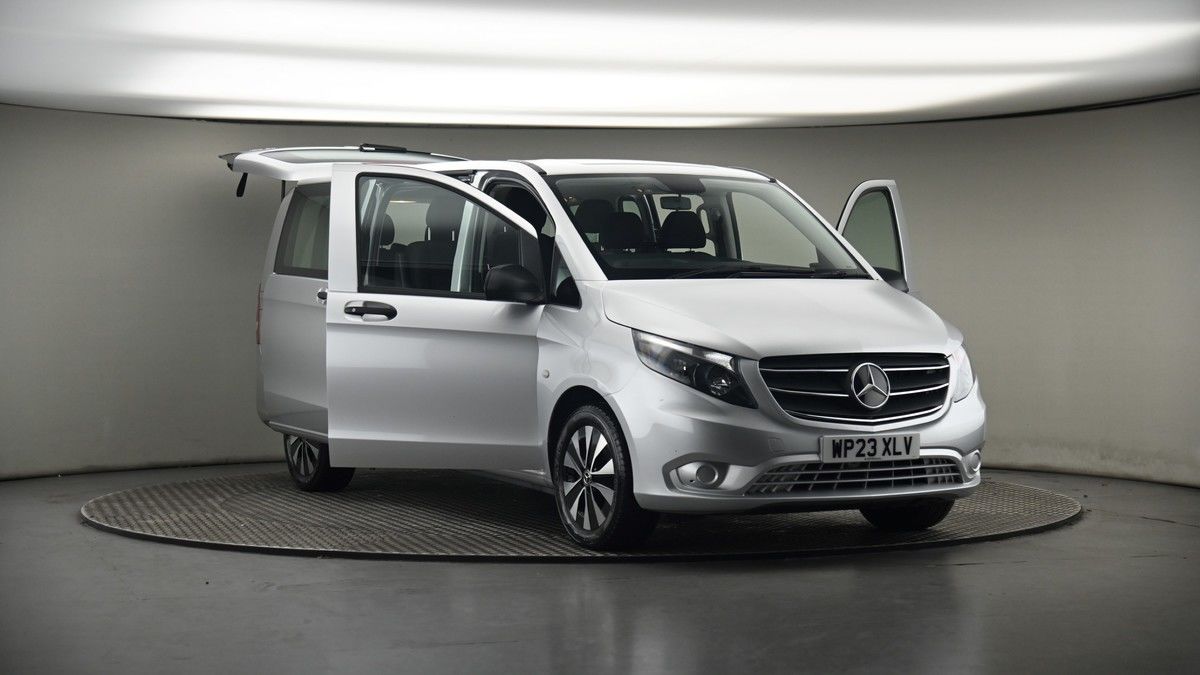 More views of Mercedes-Benz Vito