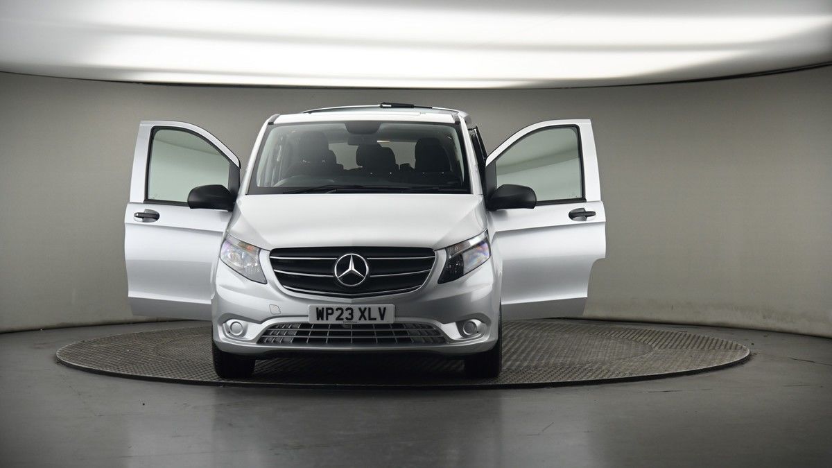 More views of Mercedes-Benz Vito