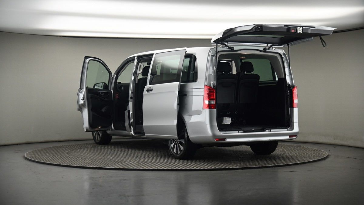 More views of Mercedes-Benz Vito