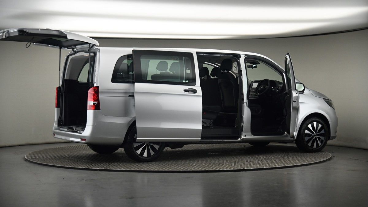 More views of Mercedes-Benz Vito