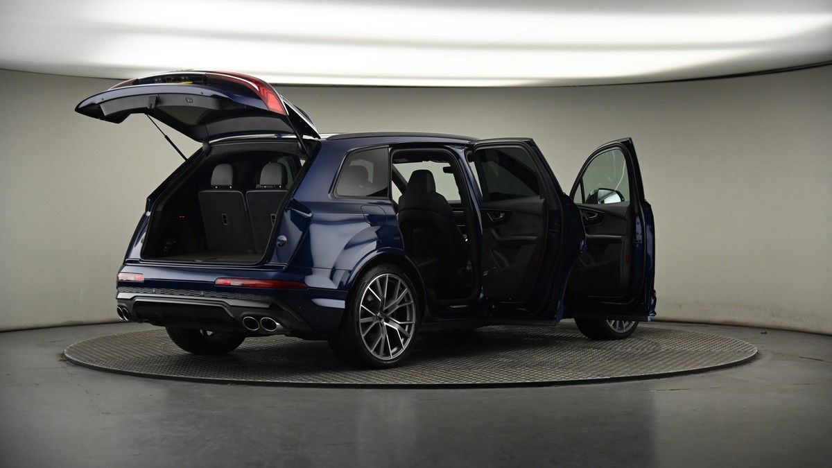 More views of Audi SQ7