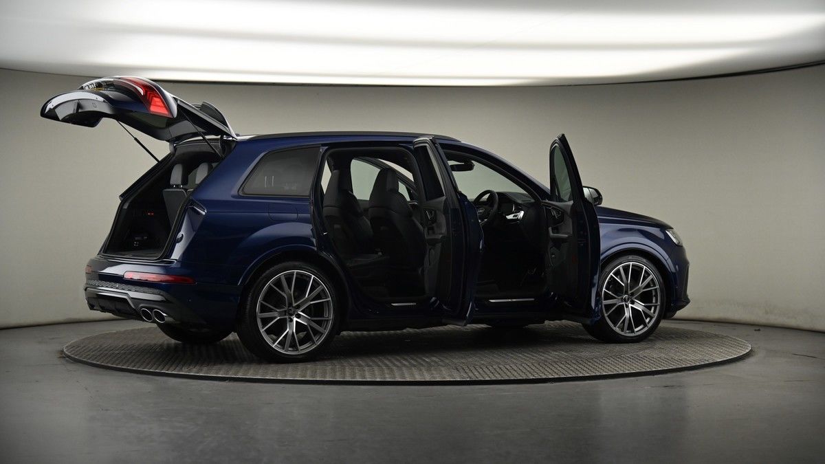 More views of Audi SQ7