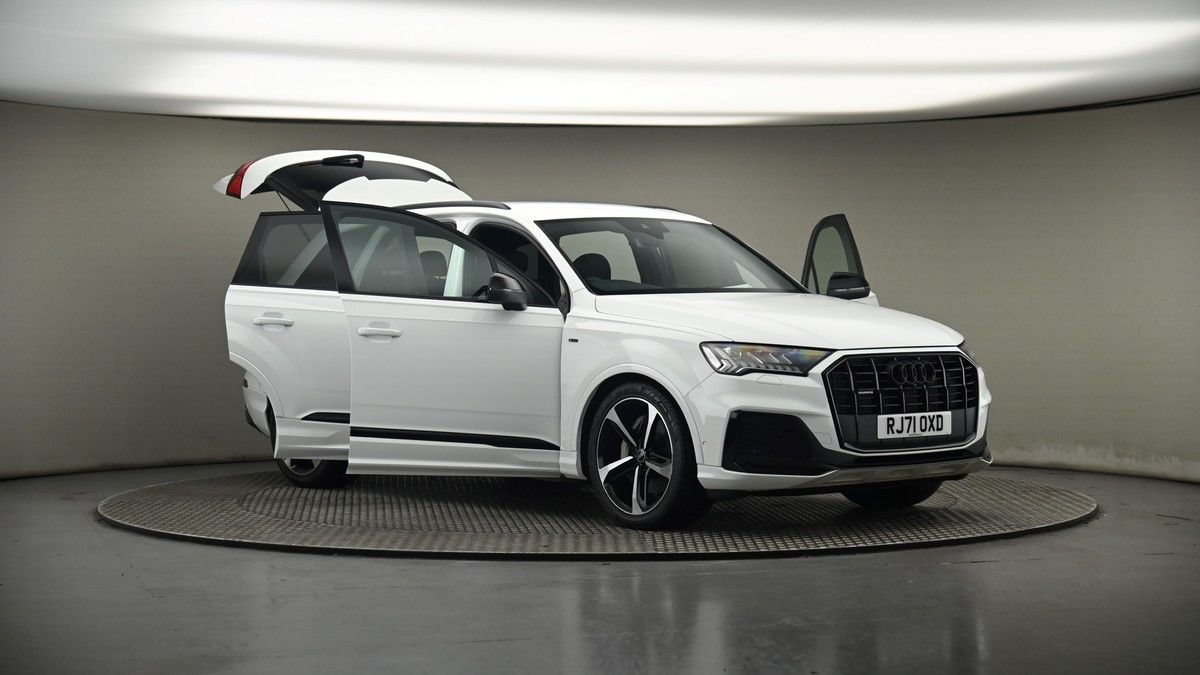 More views of Audi Q7