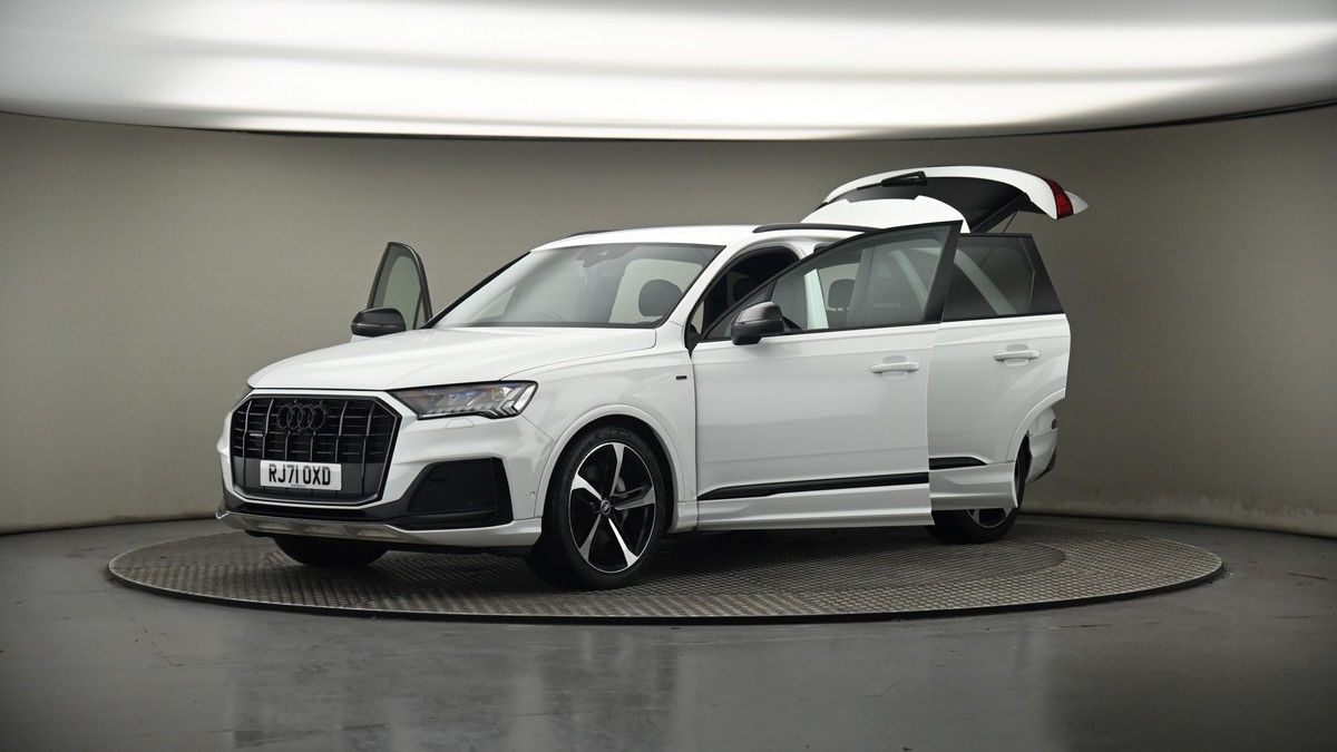 More views of Audi Q7