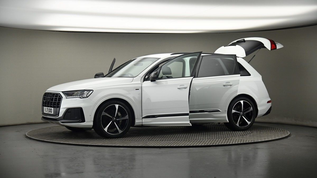 More views of Audi Q7