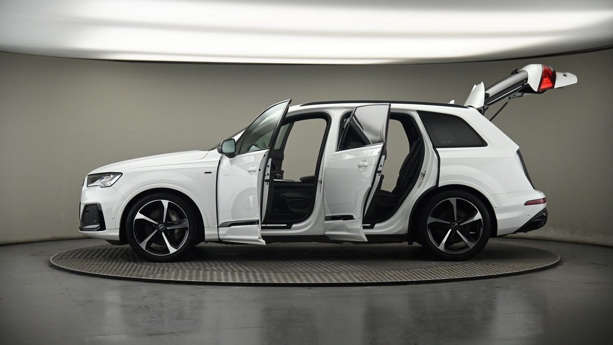 More views of Audi Q7