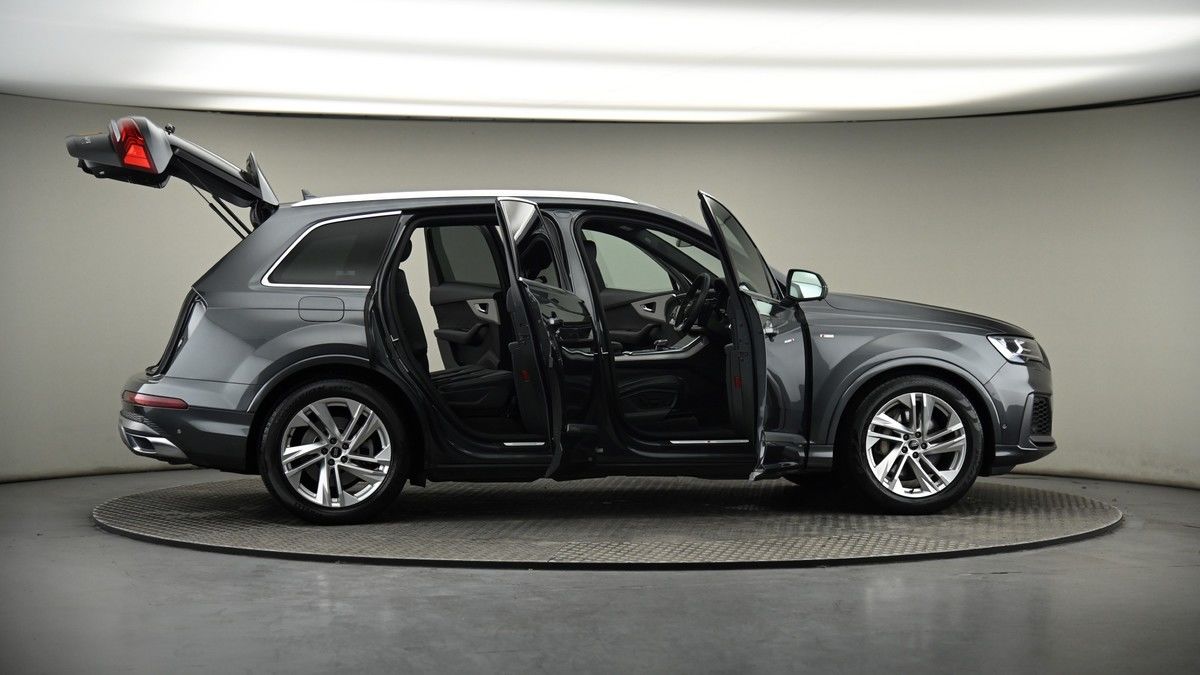 More views of Audi Q7