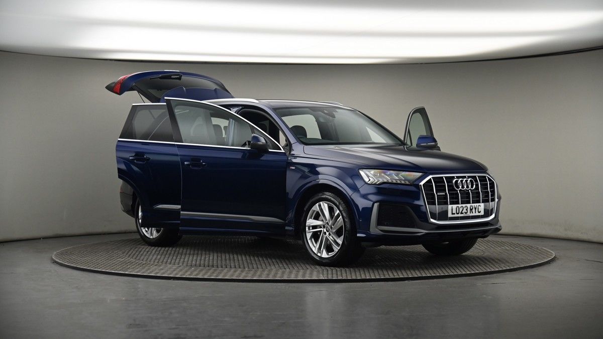 More views of Audi Q7