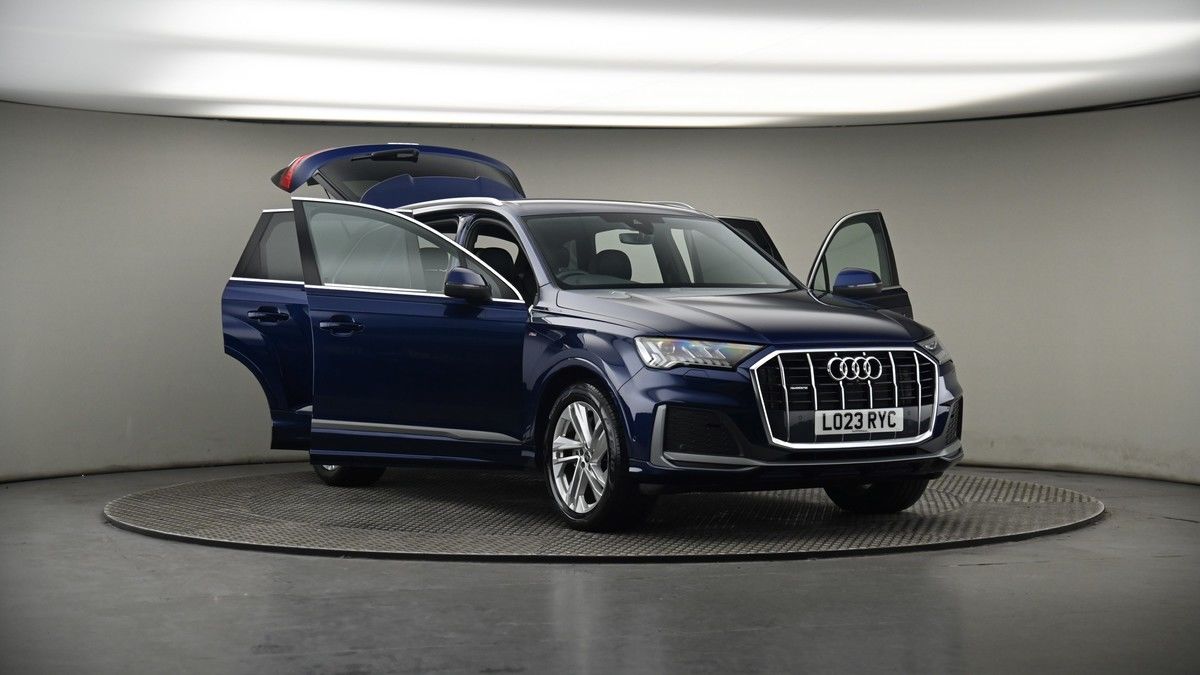 More views of Audi Q7