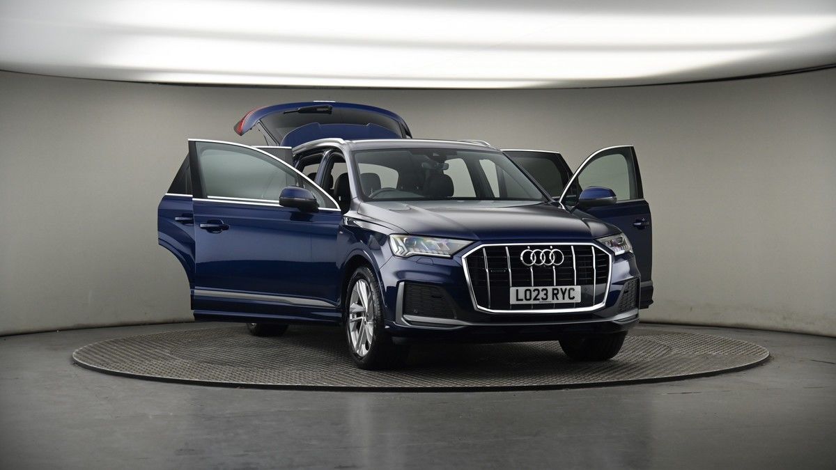 More views of Audi Q7