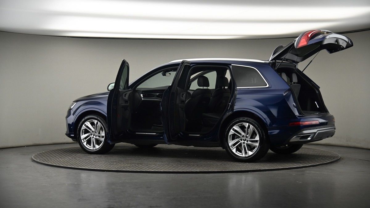 More views of Audi Q7