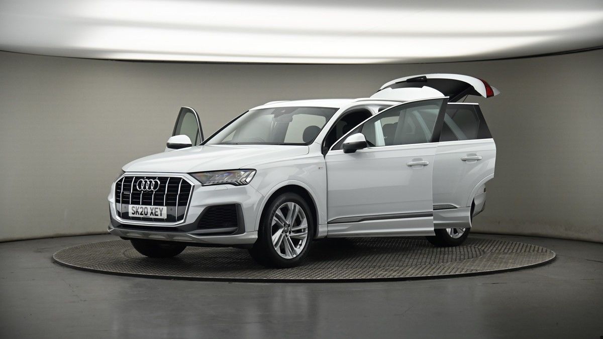 More views of Audi Q7