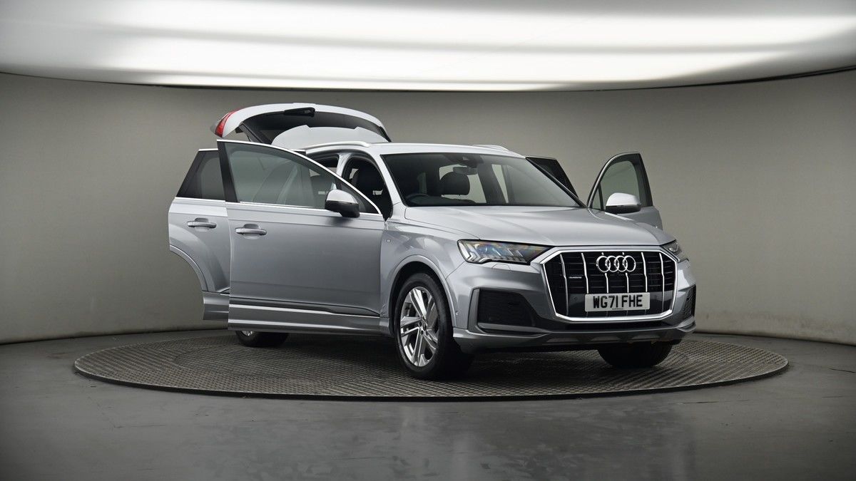 More views of Audi Q7