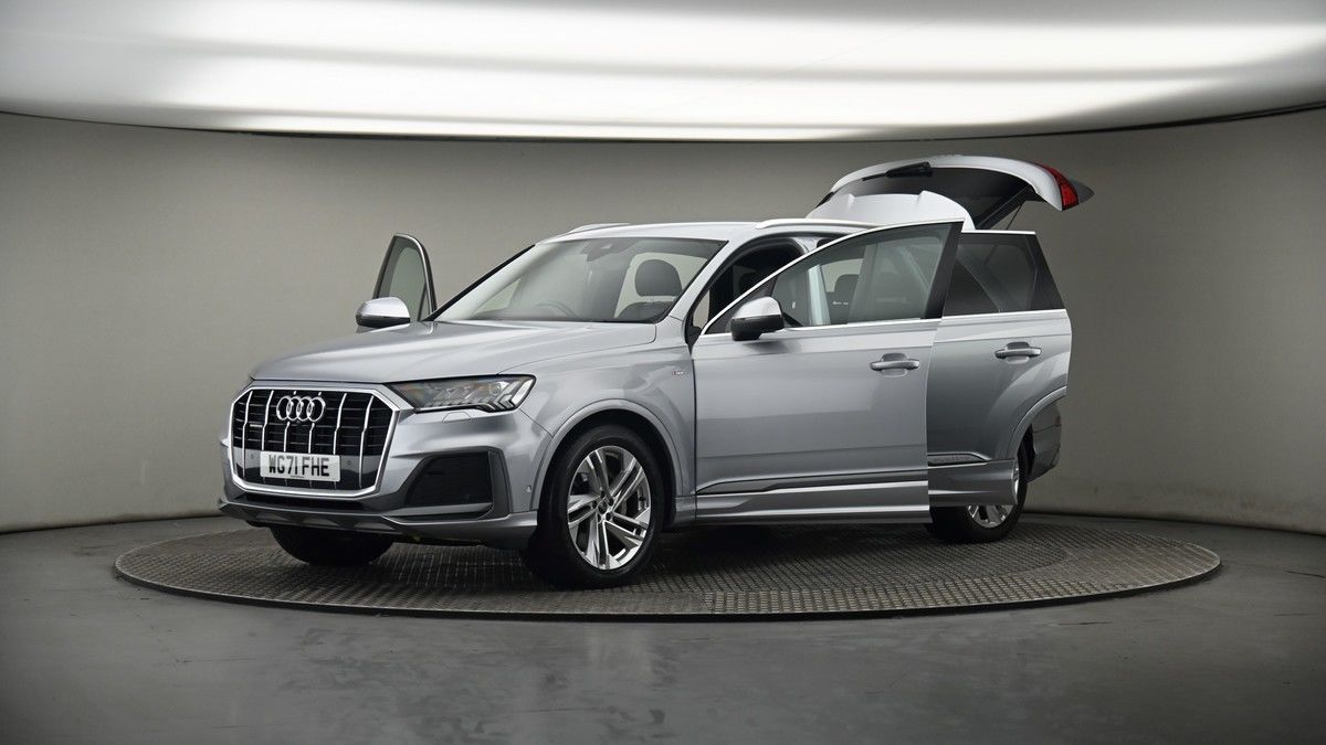 More views of Audi Q7