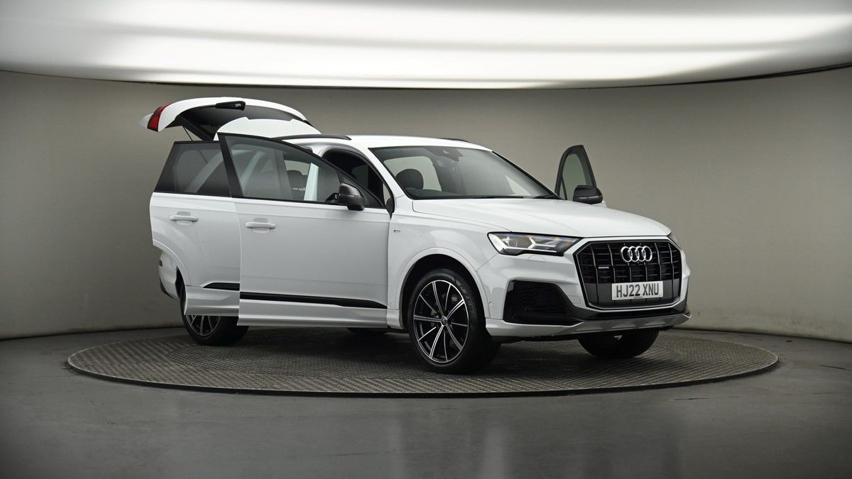 More views of Audi Q7