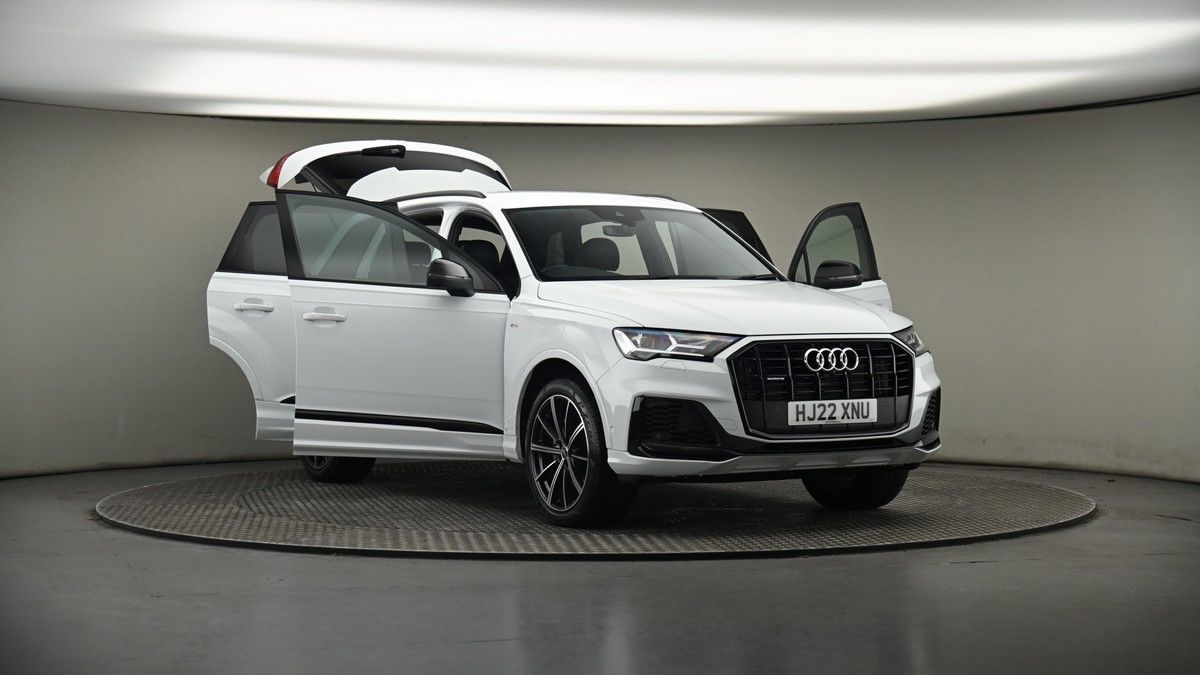 More views of Audi Q7